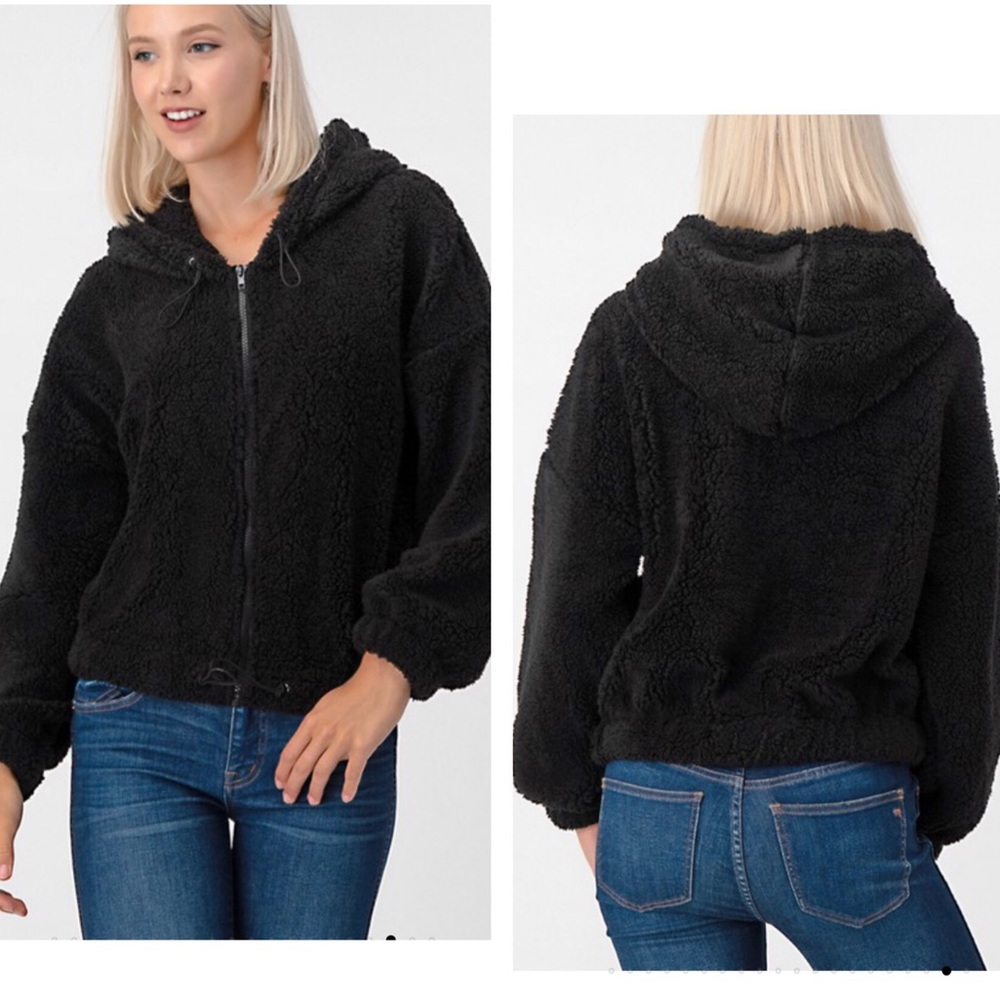 ❄️Black Zip Up Sherpa Hoodie🌟